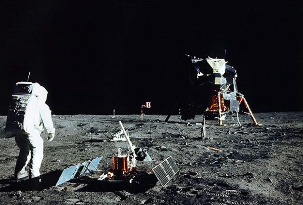 Маск считает, что планы США вновь доставить астронавтов на Луну вдохновят человечество