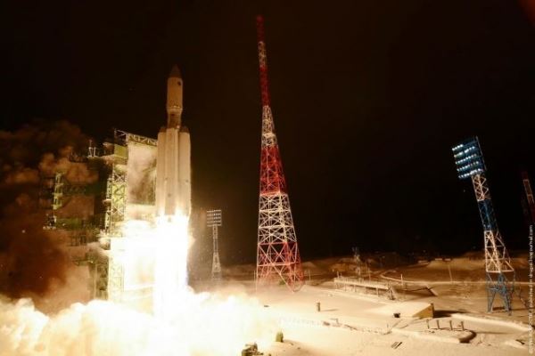 Гендиректор центра Хруничева: ракету "Ангара-А5" могут запустить с коммерческим спутником