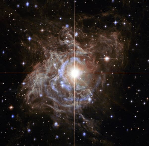 <br />
NASA опубликовало снимок "Праздничного венка" от телескопа Hubble<br />

