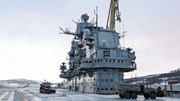 Что делать с авианосцем: "Адмирал Кузнецов" может не вернуться в строй